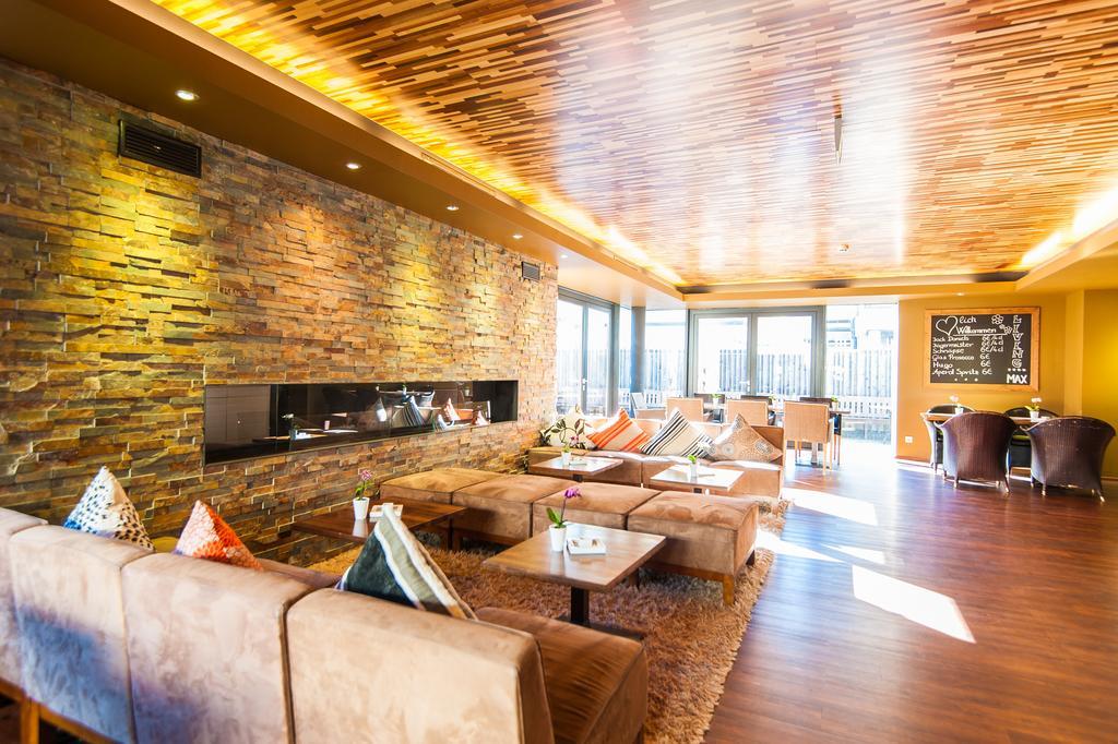 Living Max Hotel Цел ам Зее Екстериор снимка